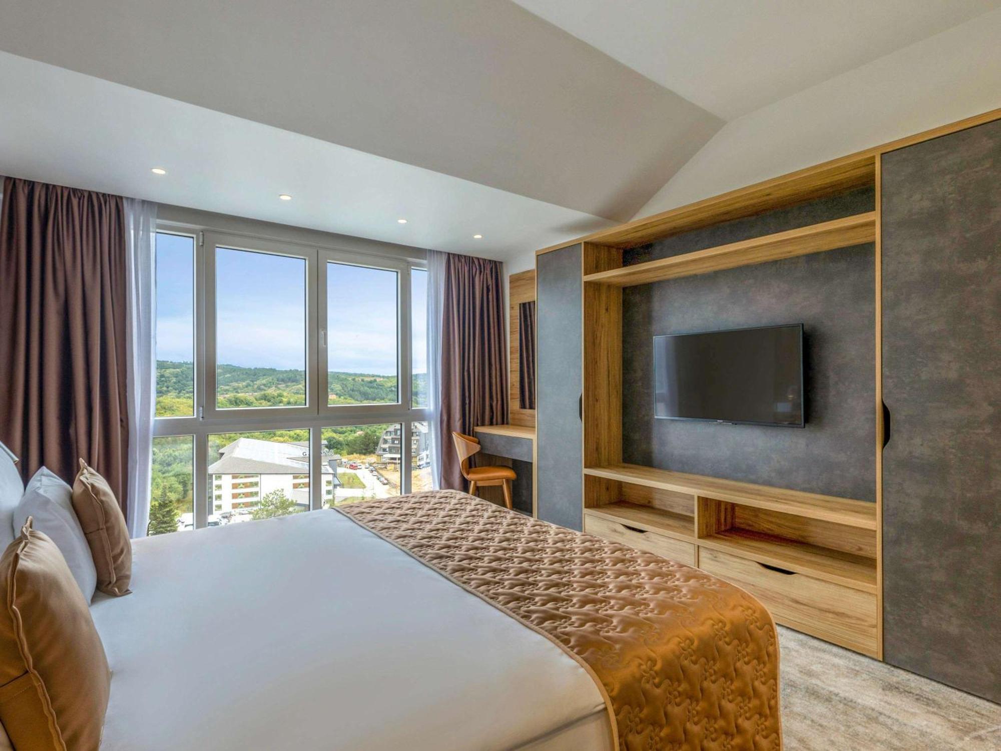 Movenpick Resort And Spa Fruske Terme Vrdnik Extérieur photo