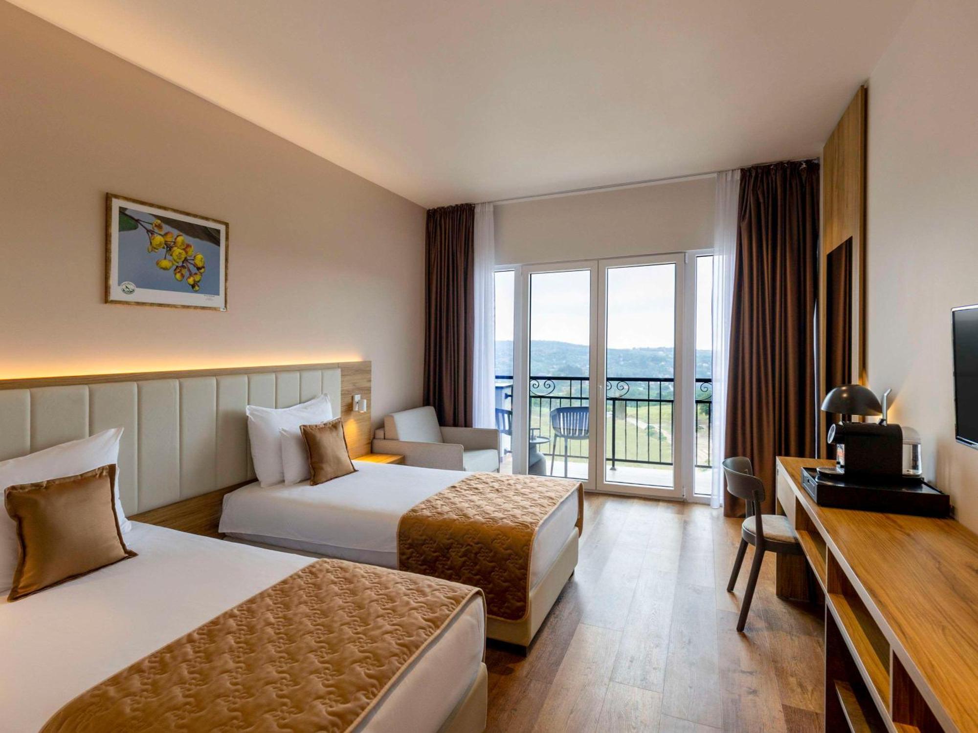 Movenpick Resort And Spa Fruske Terme Vrdnik Extérieur photo