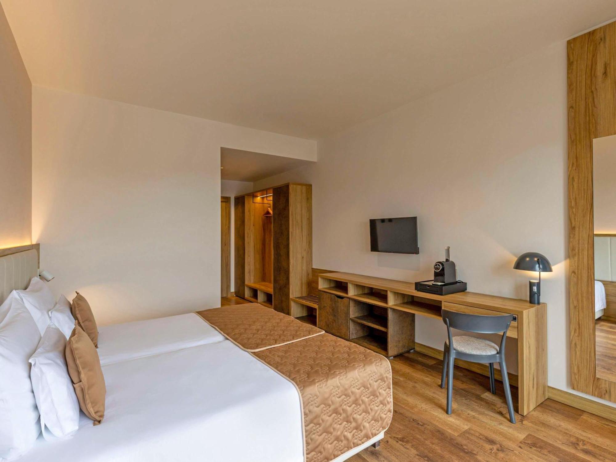 Movenpick Resort And Spa Fruske Terme Vrdnik Extérieur photo
